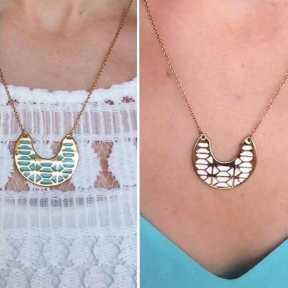 stella & dot ~ breezeblock enamel pendant necklace ~ reversible turquoise white